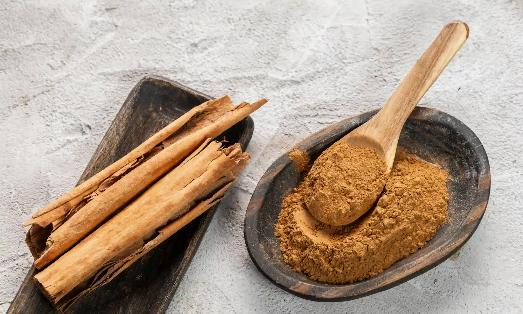 Cinnamon Powder and Sticks